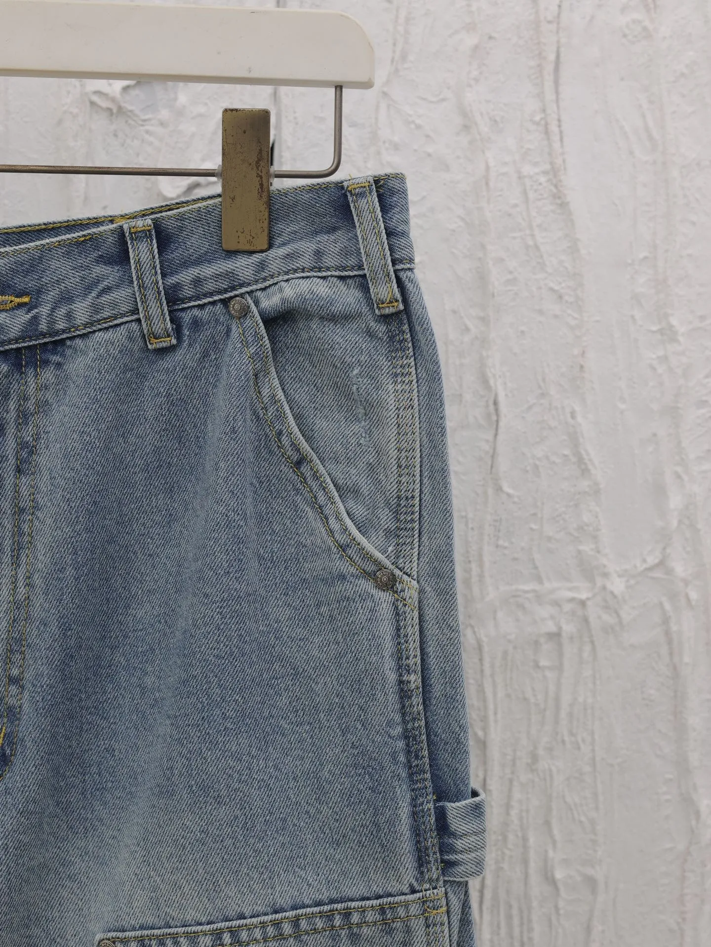 🅿️600 Come Heart*/Chro Heart Cross Starry Sky Cross Genuine Leather Patch Work Jeans. The washing process uses a combination of multiple processes such as heavy fermentation, washing and frying, spraying with horse and so on. Genuine leather patches, straight hem design, frayed feet, and accessories and hardware all customized in matching colors to achieve perfect consistency.  Size: 30/32/34/46